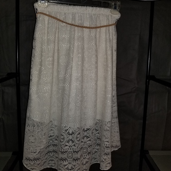 Long skirt with lace - Picture 2 of 2